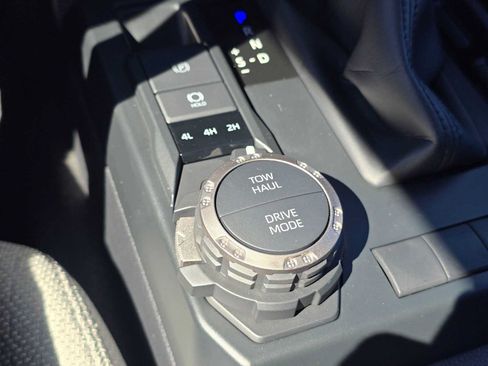 Certified 2025 Toyota 4Runner SR5 AWD/4WD image 28