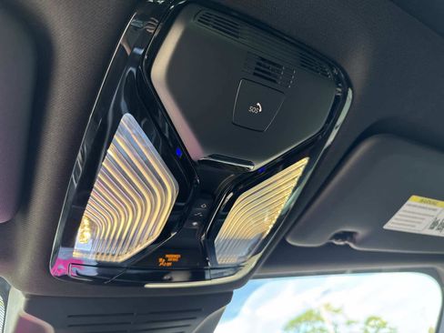 Used 2025 BMW X5 sDrive40i w/ Premium Package image 34