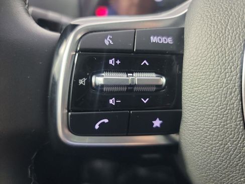 Certified 2025 Kia Sorento EX w/ Panoramic Sunroof Package image 28