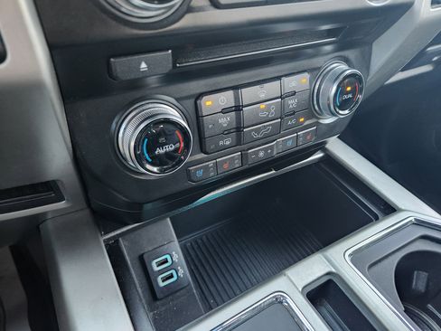 Used 2017 Ford F150 Lariat w/ Equipment Group 502A Luxury image 32