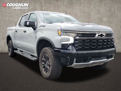 Used 2025 Chevrolet Silverado 1500 ZR2 w/ Technology Package AWD/4WD image 8