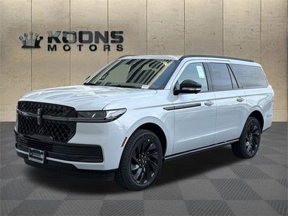 New 2026 Lincoln Navigator L Reserve w/ Jet Appearance Package