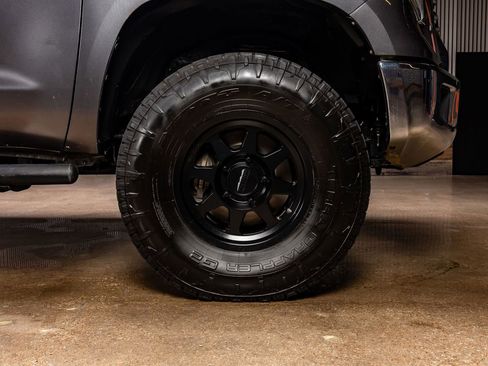 Used 2019 Toyota Tundra SR5 w/ SR5 Upgrade Package image 11