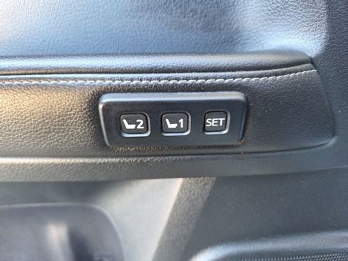 Used 2015 Toyota 4Runner Limited image 13