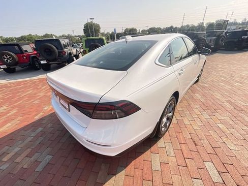 Certified 2024 Honda Accord EX image 32