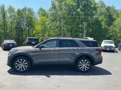 New 2026 Ford Explorer ST-Line AWD/4WD image 8