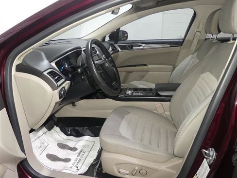 Used 2018 Ford Fusion SE w/ Fusion SE Technology Package FWD image 20