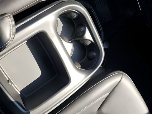 New 2026 Chrysler Voyager LX FWD image 40