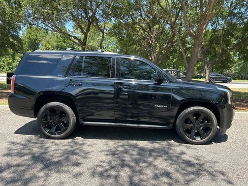 Used 2019 GMC Yukon SLT w/ Graphite Performance Edition RWD image 4