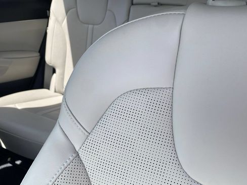 Used 2025 Kia Sorento S w/ Panoramic Sunroof Package FWD image 13