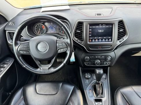 Used 2020 Jeep Cherokee Trailhawk w/ Cold Weather Group AWD/4WD image 17