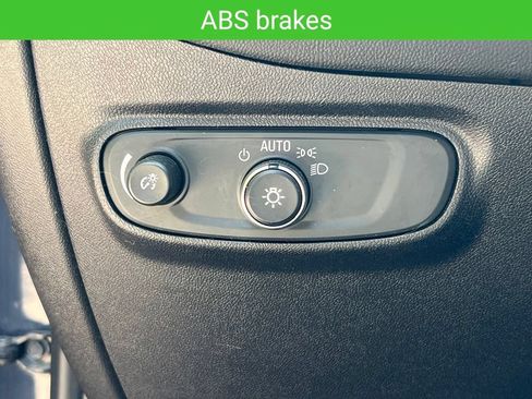 Used 2018 Chevrolet Equinox LT FWD image 20
