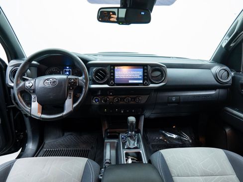 Used 2020 Toyota Tacoma TRD Sport w/ Technology Package AWD/4WD image 37