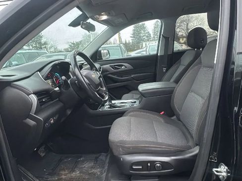 Used 2018 Chevrolet Traverse LT image 11