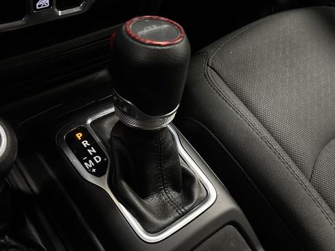 Used 2022 Jeep Gladiator Sport AWD/4WD image 19