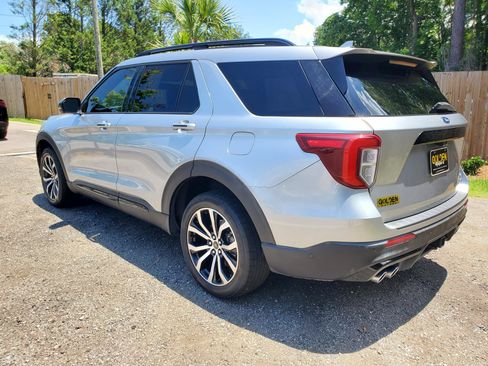 Used 2020 Ford Explorer ST w/ Premium Technology Package AWD/4WD image 4