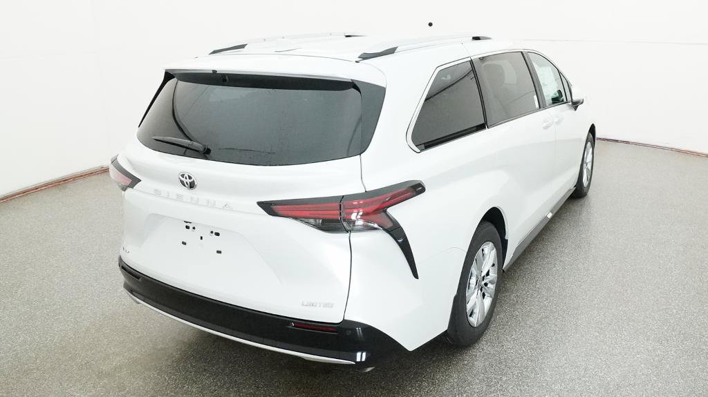 Used 2026 Toyota Sienna Limited FWD image 11