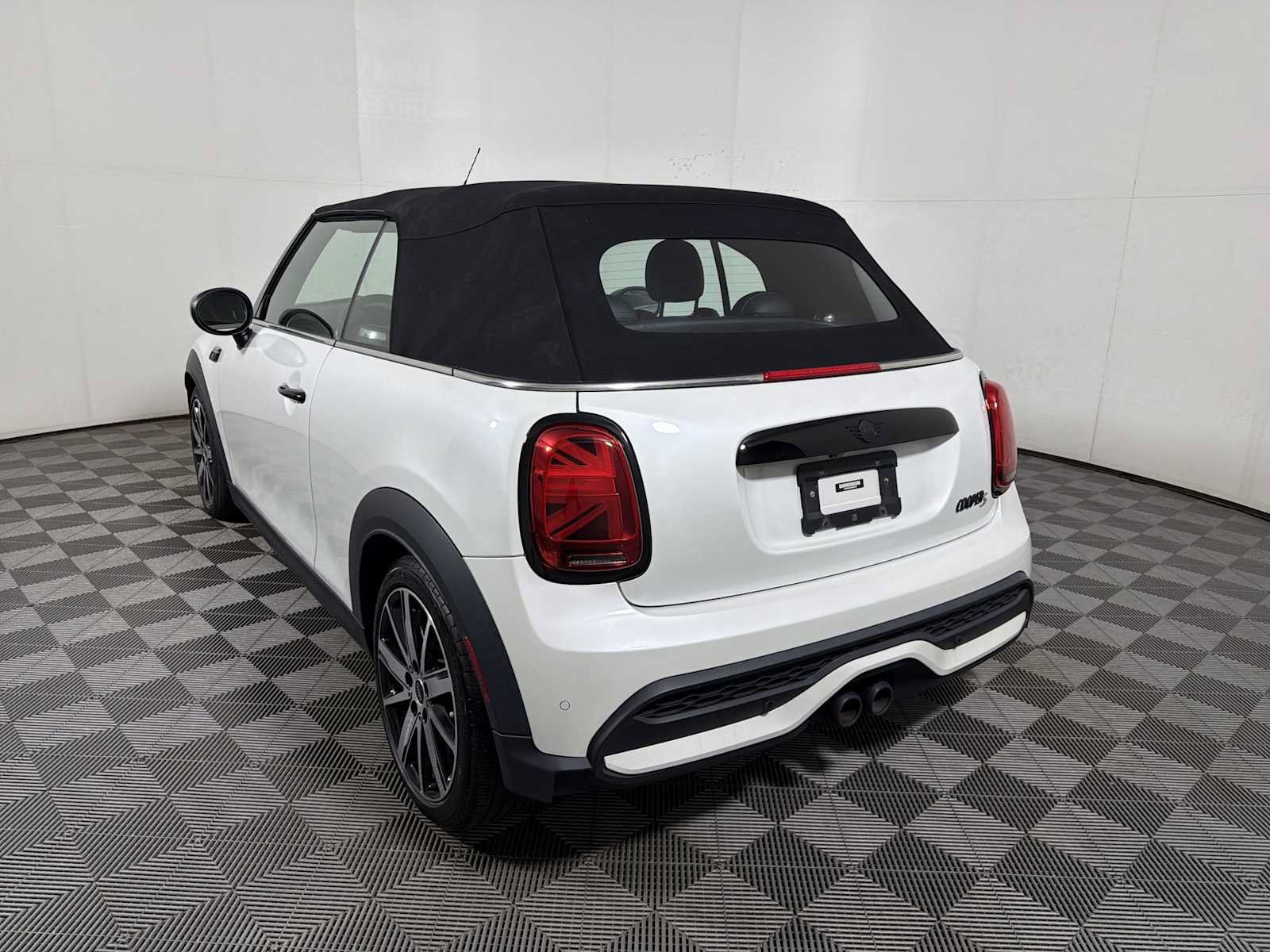 Used 2024 MINI Cooper S FWD image 5