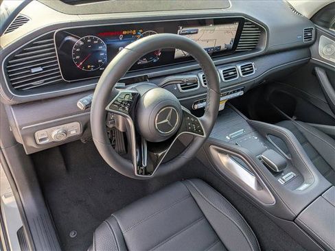 New 2026 Mercedes-Benz GLS 450 4MATIC image 3