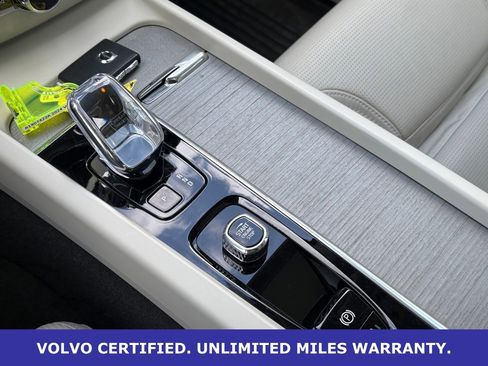 Certified 2024 Volvo XC60 T8 Ultimate w/ Protection Package Premier AWD/4WD image 20