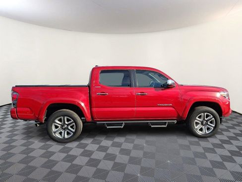 Used 2018 Toyota Tacoma Limited image 7