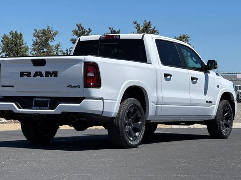 New 2026 RAM 1500 4x4 Crew Cab image 3
