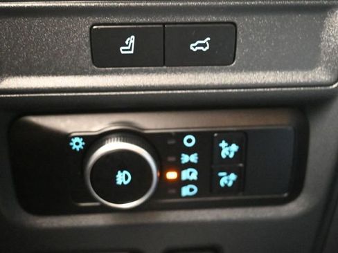 Used 2024 Ford Expedition Limited image 23