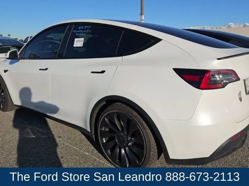 Used 2021 Tesla Model Y Long Range AWD/4WD image 3
