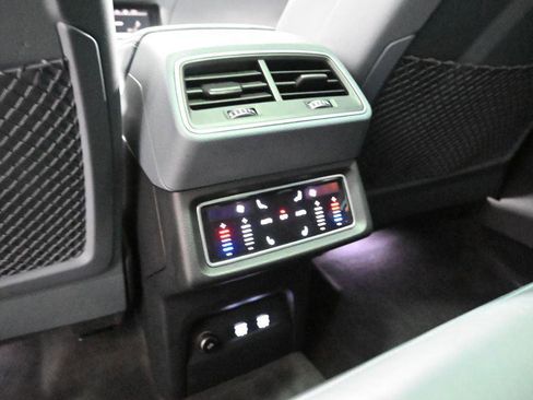 Used 2020 Audi e-tron Prestige w/ Prestige Package image 16