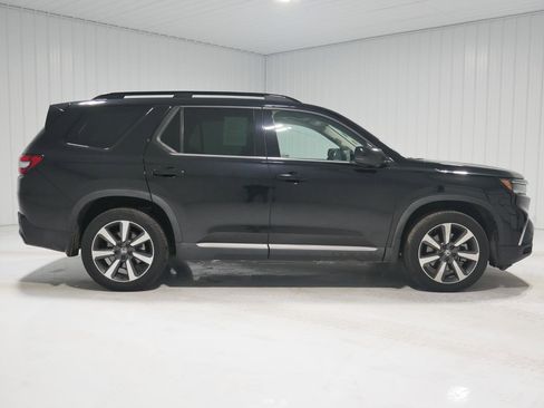 Used 2023 Honda Pilot Elite image 4