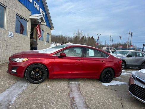 Used 2020 Ford Fusion SE w/ Equipment Group 151A image 6