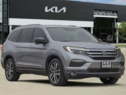 Used 2018 Honda Pilot Touring image 8