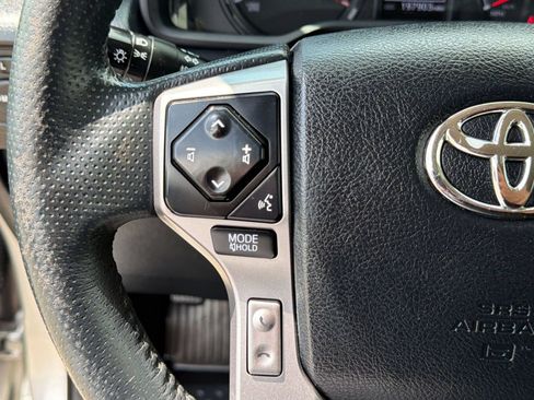 Used 2020 Toyota 4Runner SR5 AWD/4WD image 16