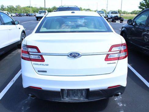 Used 2018 Ford Taurus SE FWD image 5