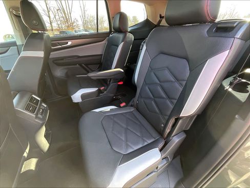 New 2026 Volkswagen Atlas Peak Edition image 14