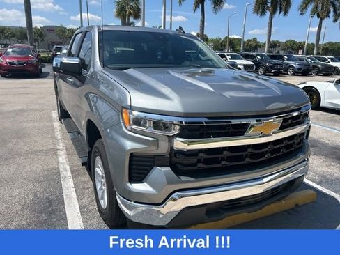 Used 2025 Chevrolet Silverado 1500 LT RWD image 7