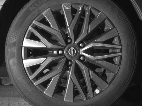 Used 2025 Nissan Altima 2.5 SV image 15