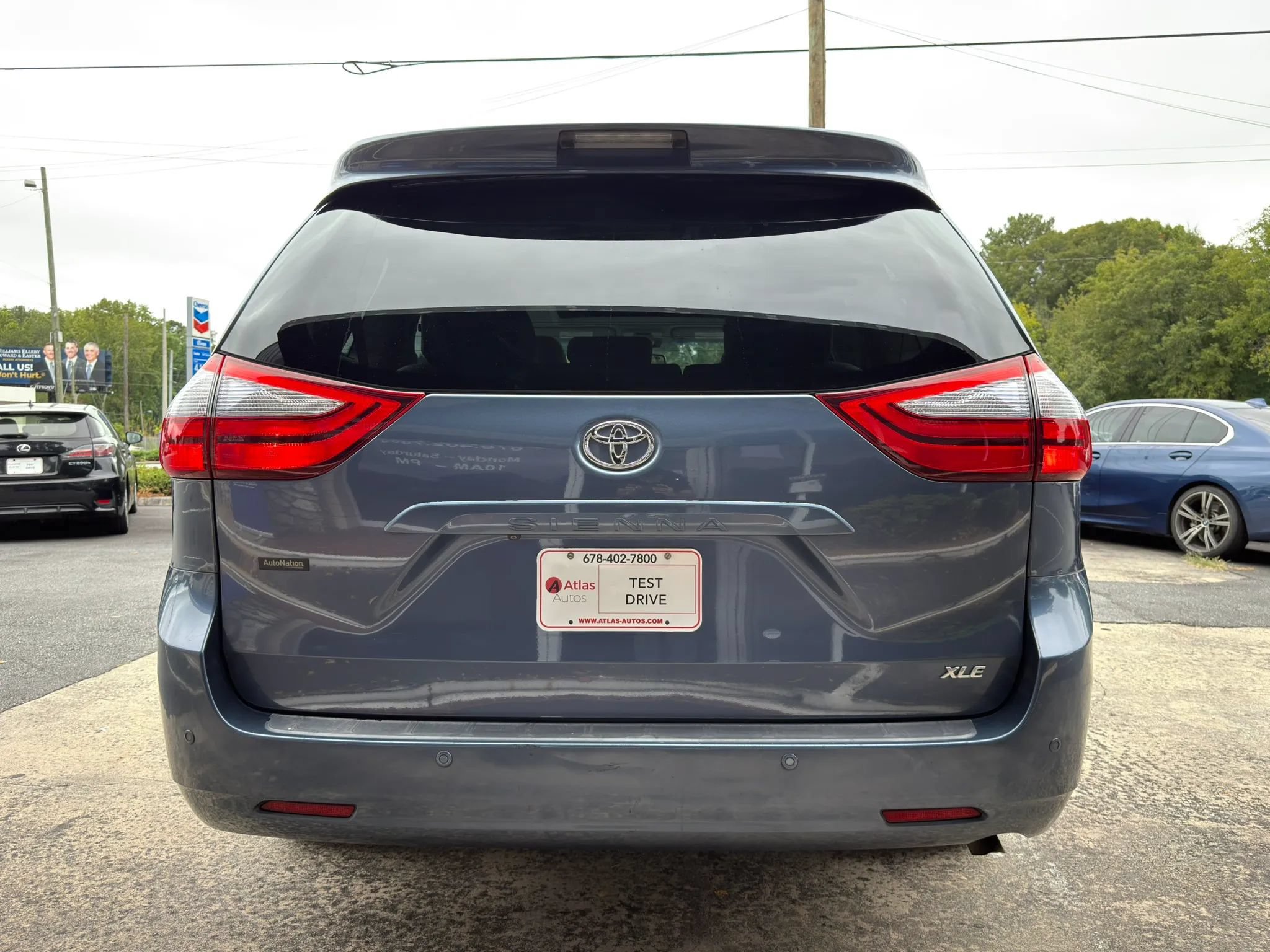 Used 2017 Toyota Sienna XLE Premium FWD image 7