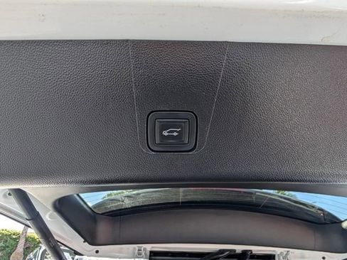 Certified 2023 Chevrolet Traverse RS AWD/4WD image 16
