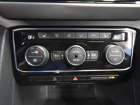 Used 2022 Volkswagen Atlas SE image 17