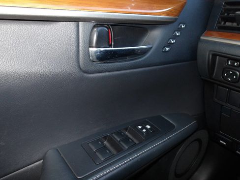 Used 2013 Lexus ES 300h w/ Luxury Pkg image 24