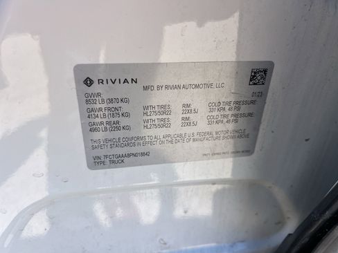 Used 2023 Rivian R1T Adventure AWD/4WD image 31