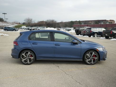 New 2026 Volkswagen GTI SE image 9