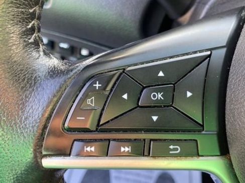 Used 2019 Nissan Rogue SV image 18