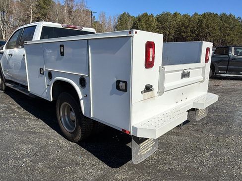 Used 2023 GMC Sierra 3500 Pro w/ Convenience Package image 10