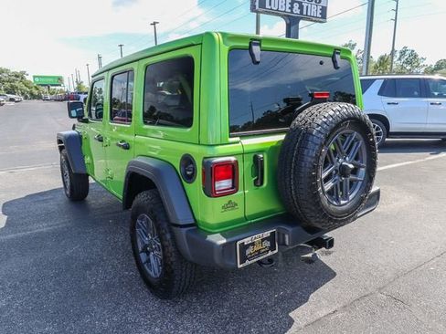 Used 2025 Jeep Wrangler Unlimited Sport AWD/4WD image 7