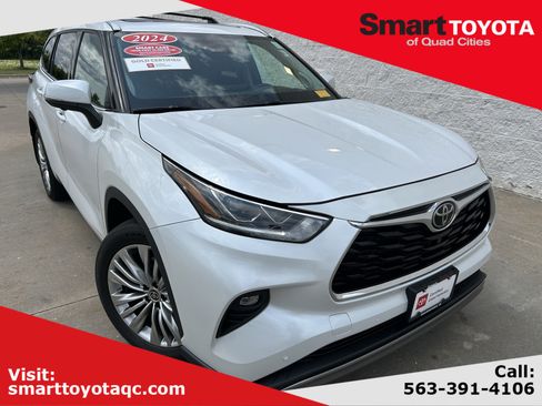 Certified 2024 Toyota Highlander Platinum AWD/4WD image 1
