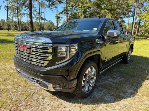 New 2026 GMC Sierra 1500 Denali w/ Denali Reserve Package AWD/4WD image 1