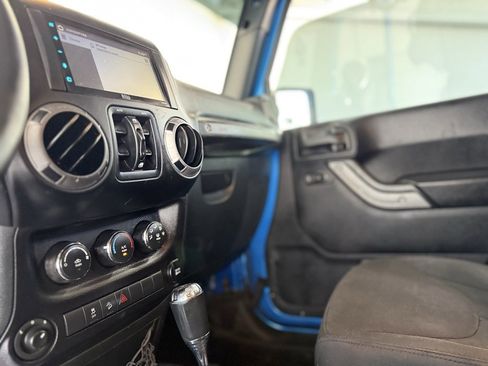 Used 2015 Jeep Wrangler Unlimited Sport w/ Quick Order Package 24S image 27