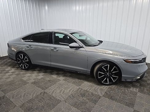 Used 2025 Honda Accord Touring image 1